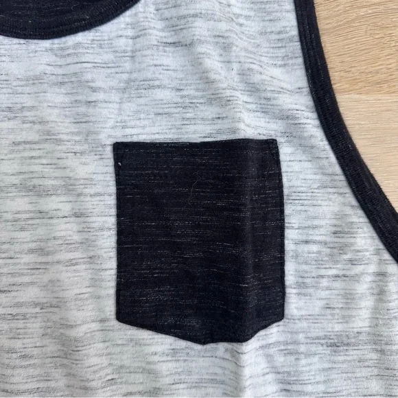 FREE PLANET - MENS - SLEEVELESS TANK TOP - SIZE LARGE - Picture 5 of 6